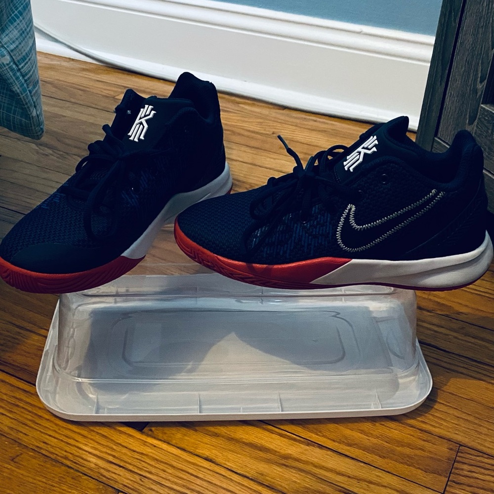 Nike Kyrie Kids